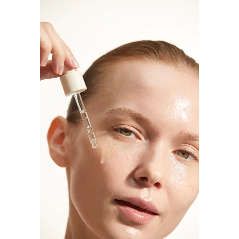 BOUTIJOUR Snow Lotus Lifting Serum intenzivno vlažilni serum za posvetlitev in zgladitev kože 40 ml