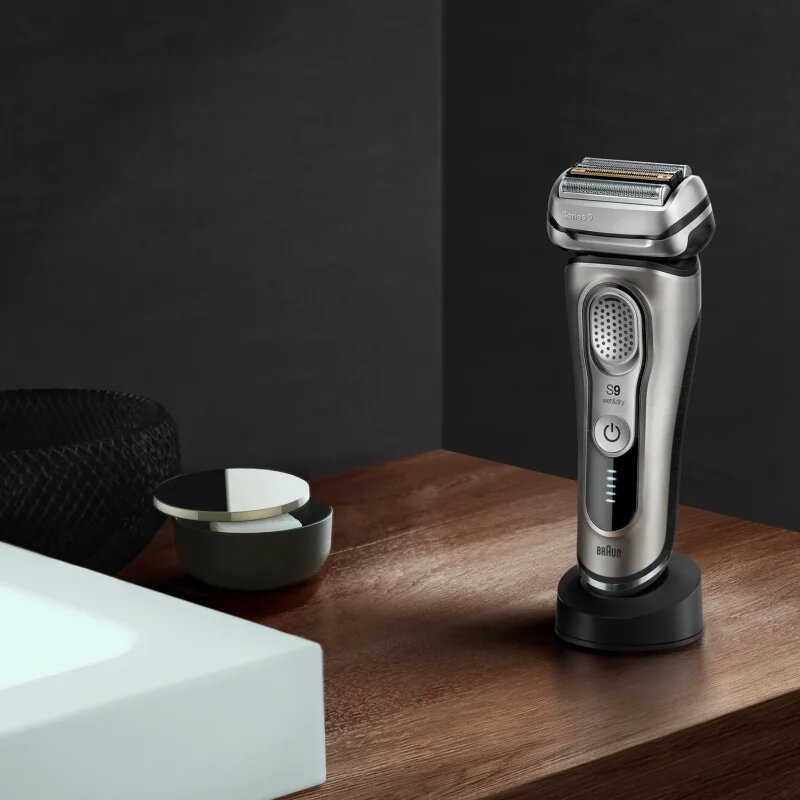 Braun Series 9 9325s Graphite with Charging Stand folijski brivnik 9325s graphite 1 kos