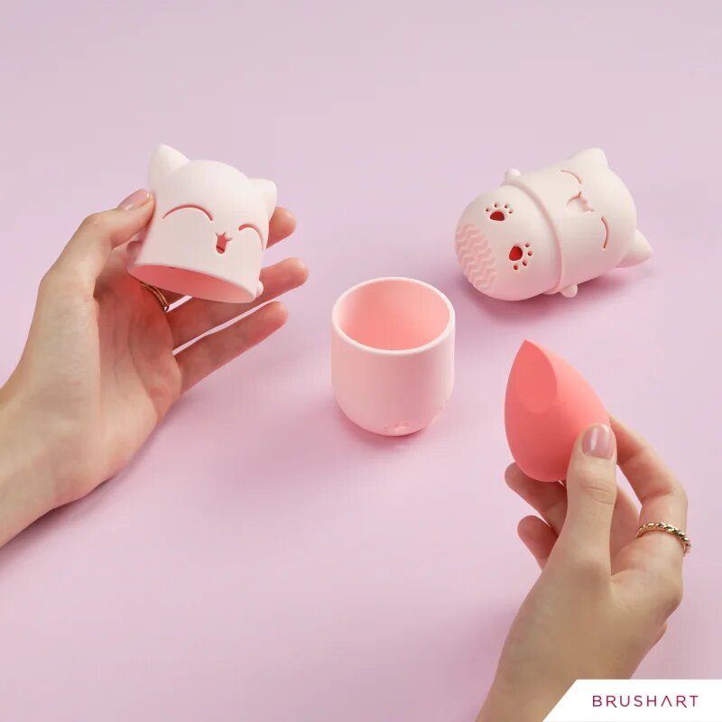 BrushArt Accessories Cutie Cat travel case with make-up sponge gobica za nanos make-upa s potovalnim etuijem