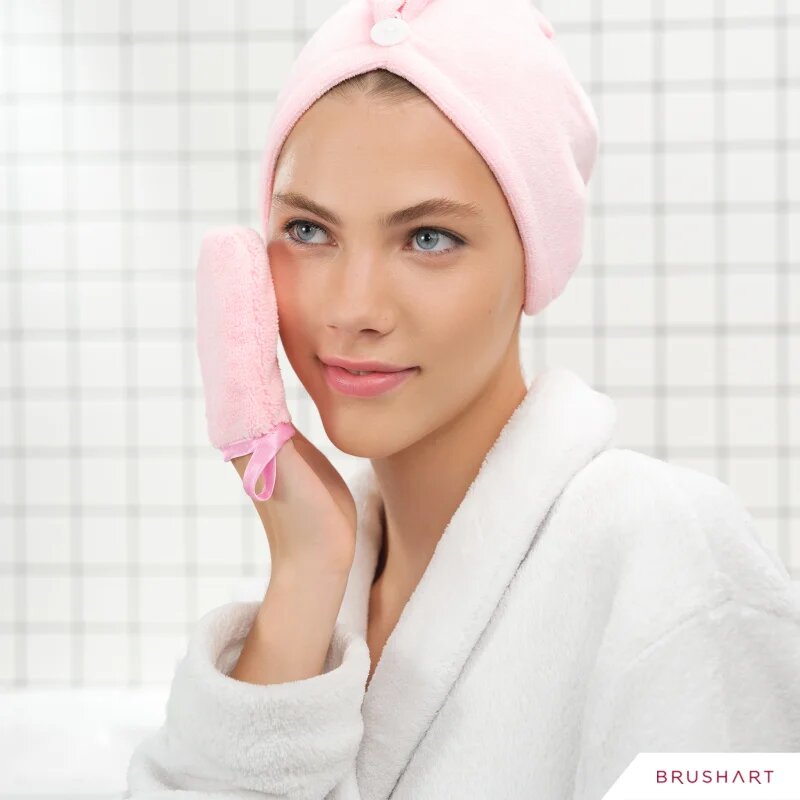 BrushArt Home Salon Make-up remover gloves rokavice za odstranjevanje ličil PINK CREAM 2 kos