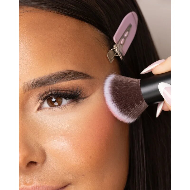 Brushworks Angled Blush Brush poševen čopič za rdečilo vrsta NO. 7 1 kos