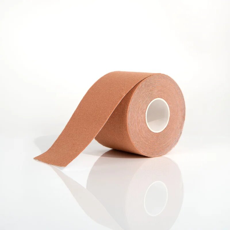 Brushworks Body Tape samolepilni trak za prsi 5 m