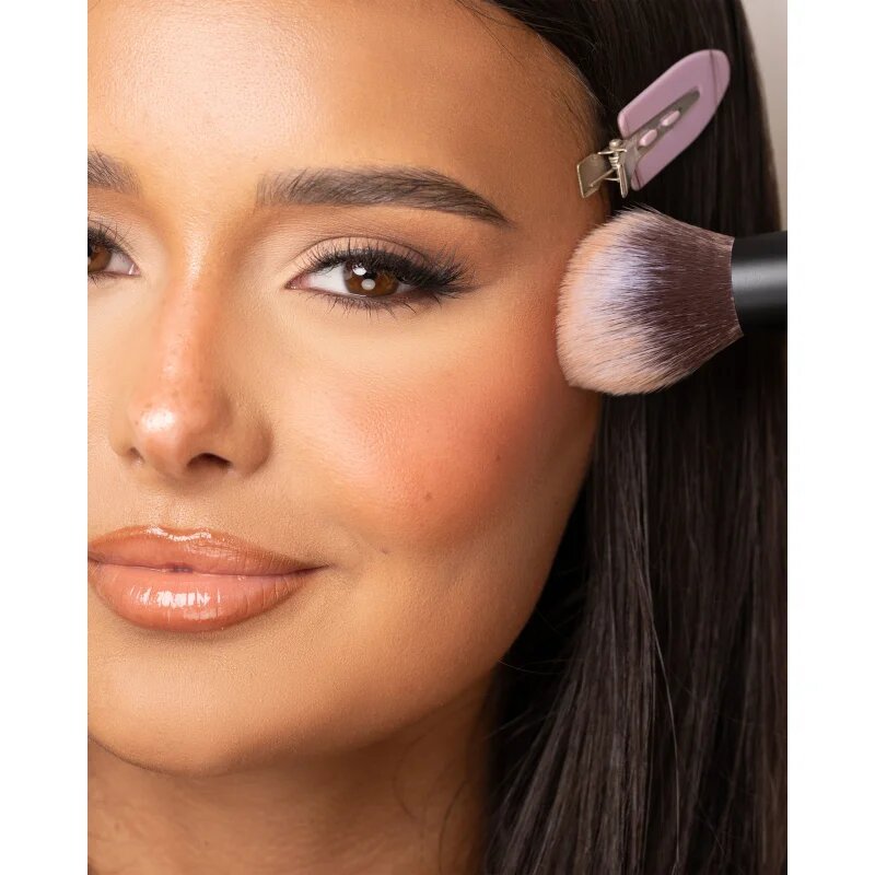 Brushworks Bronzer Brush čopič za bronzer vrsta NO. 10 1 kos