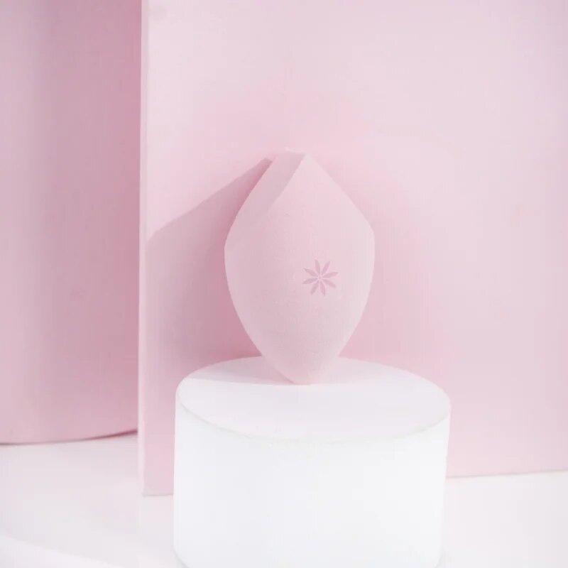 Brushworks Definer Complexion Sponge precizna gobica za tekoči puder 1 kos