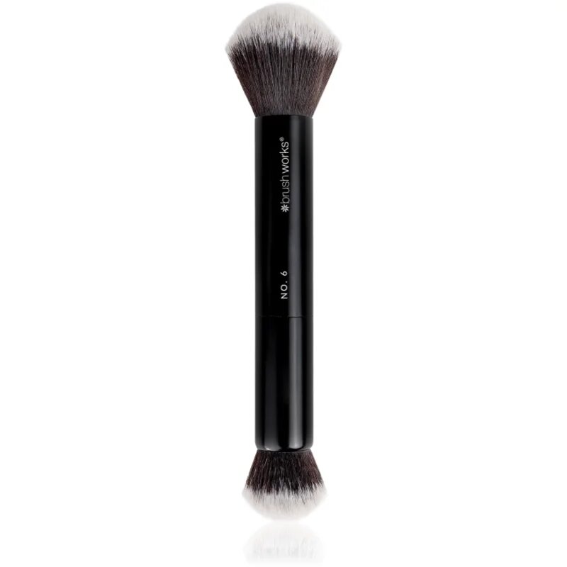 Brushworks Double Ended majhen čopič za nanašanje tekočih kremnih in pudrastih izdelkov vrsta NO. 6 1 kos