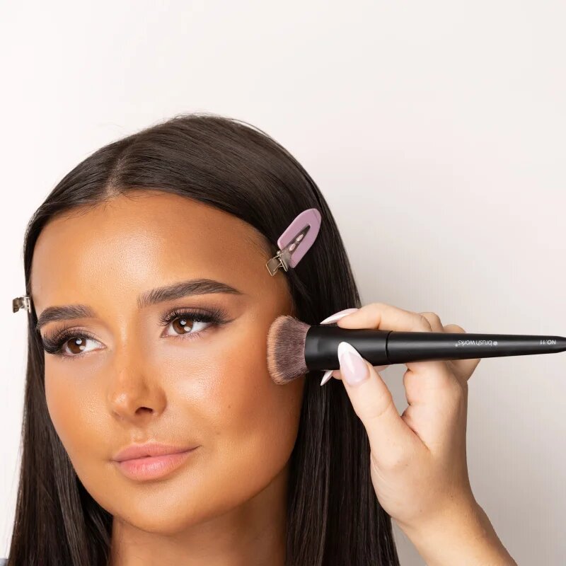 Brushworks Flat Top Contour Brush čopič za konture vrsta NO. 11 1 kos