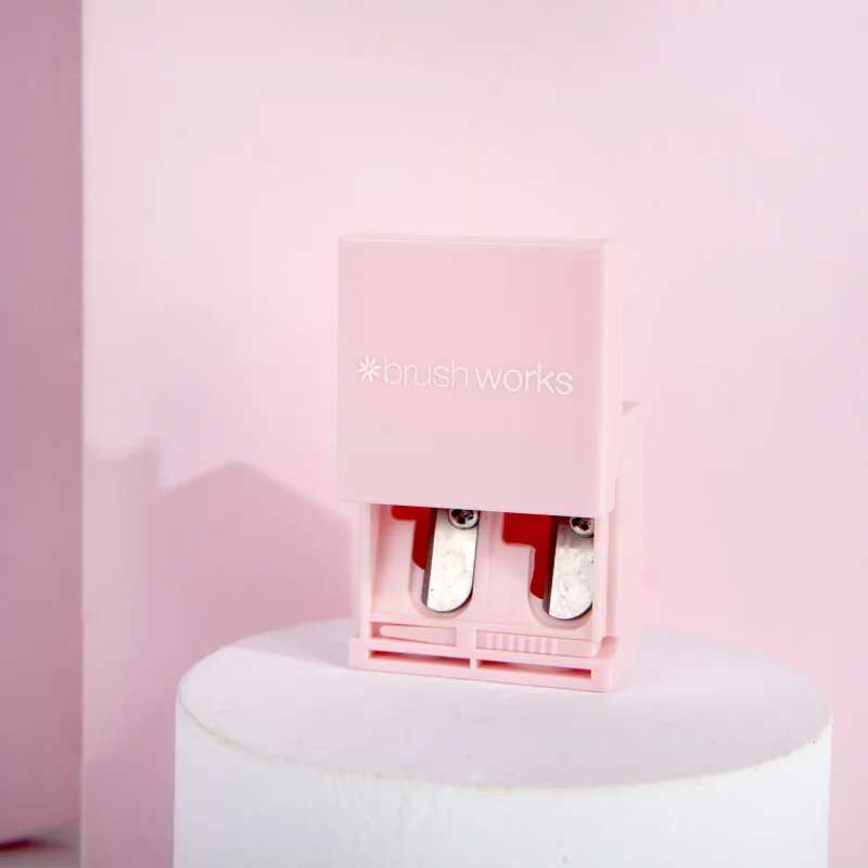 Brushworks Pencil Sharpener dvojni šilček za kozmetične svinčnike 1 kos