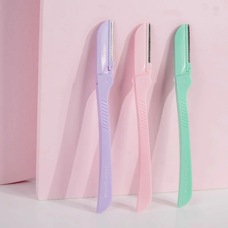 Brushworks Precision Eyebrow Razor Pastel britev za obrvi