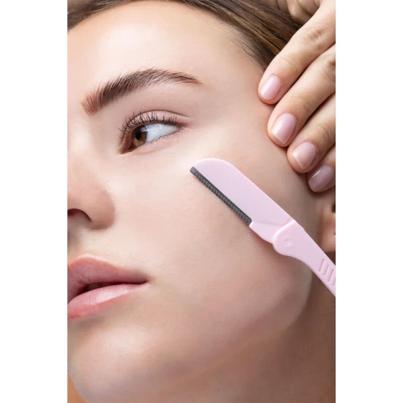 Brushworks Precision Eyebrow Razor Pastel britev za obrvi