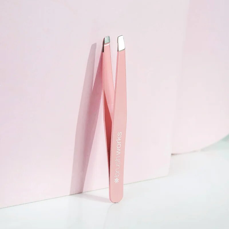 Brushworks Precision Slanted Tweezers pinceta s poševno konico 1 kos