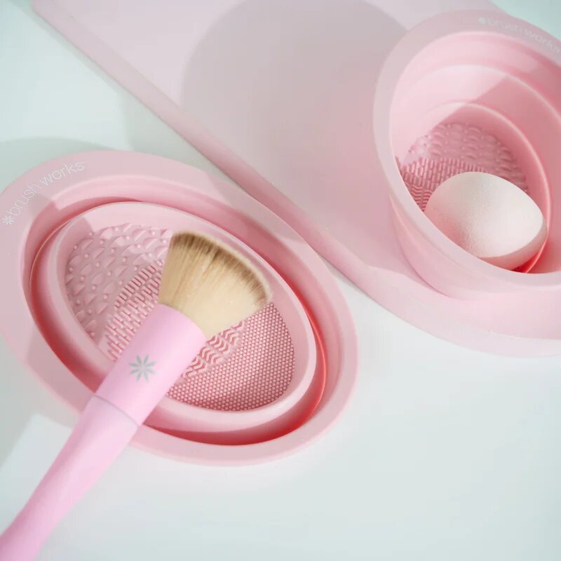 Brushworks Silicone Makeup Brush Cleaning Bowl silikonski pripomoček za čiščenje čopičev 1 kos
