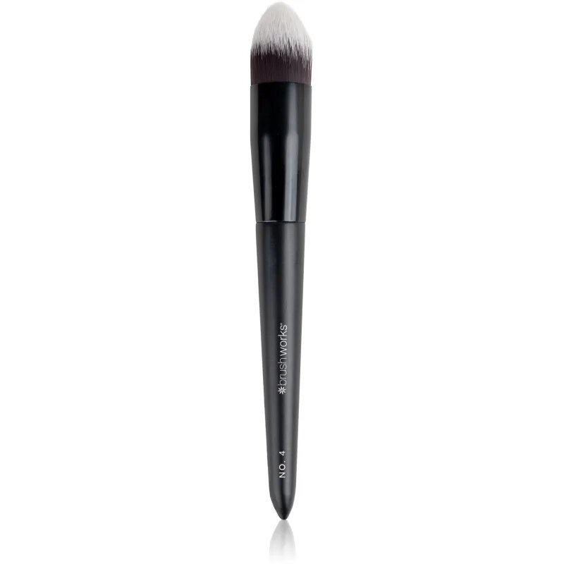Brushworks Tapered Precision Buffing Brush čopič za make-up vrsta NO. 4 1 kos