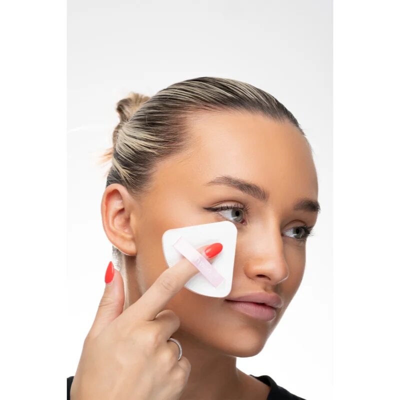 Brushworks Triangular Powder Puff Duo penasti aplikator za tekoči puder