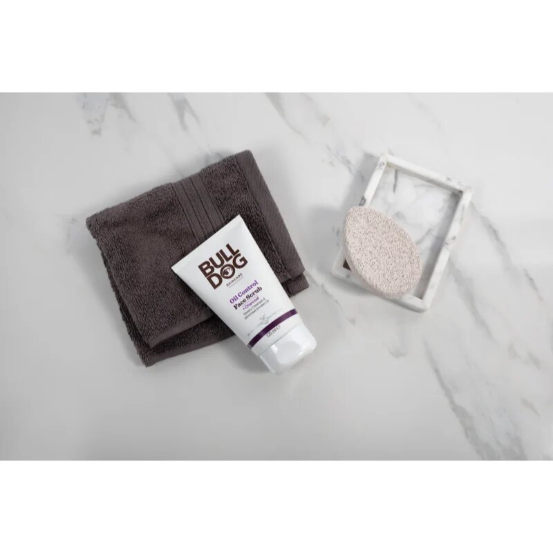 Bulldog Oil Control Face Scrub osvežilni piling za obraz za mastno kožo 125 ml