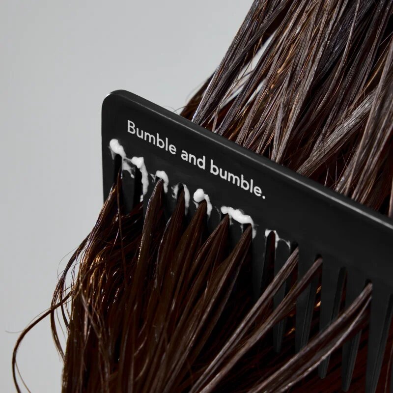 Bumble and Bumble Bb.Super Rich Conditioner kremasti balzam za lase ki dodaja hidracijo in sijaj 250 ml