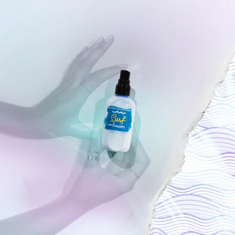 Bumble and Bumble Surf Infusion pršilo za neukročene valove kot s plaže z oljem 100 ml