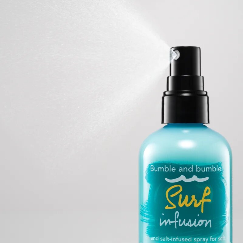 Bumble and Bumble Surf Infusion pršilo za neukročene valove kot s plaže z oljem 100 ml