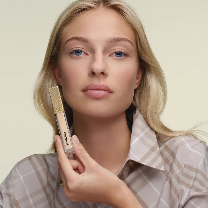 Burberry Beyond Wear Concealer dolgoobstojni korektor odtenek 85 Medium Cool 8 ml