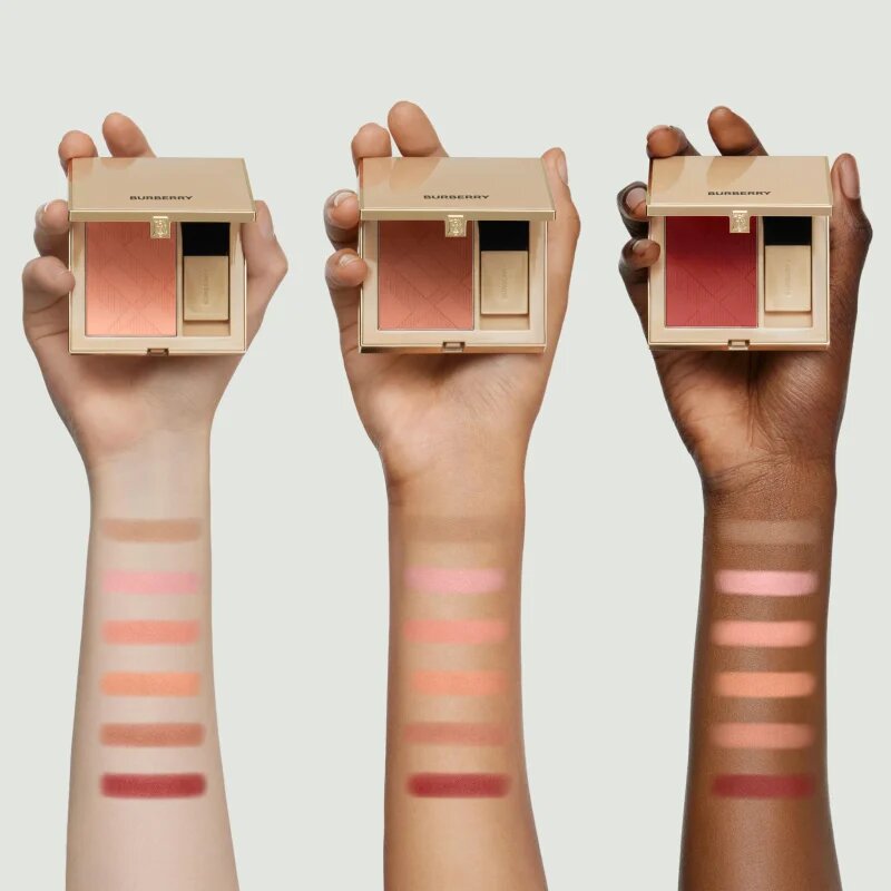 Burberry Beyond Wear Outdoor Blush rdečilo v prahu odtenek 11 Sand Beige 9 g