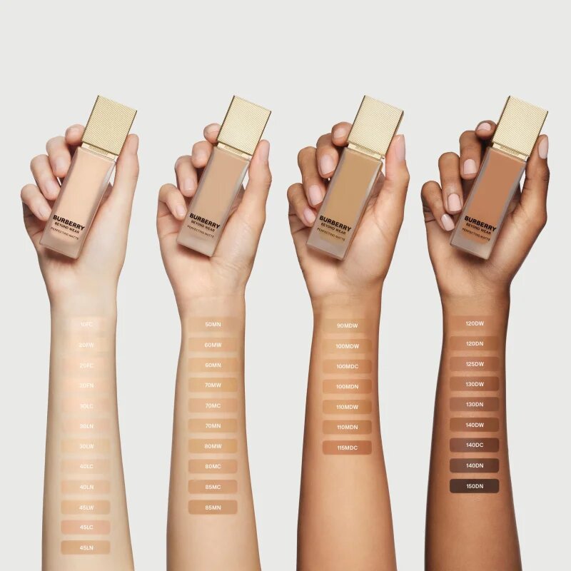 Burberry Beyond Wear Perfecting Matte Foundation tekoči puder z mat finišem odtenek Medium-Deep Warm 110 30 ml
