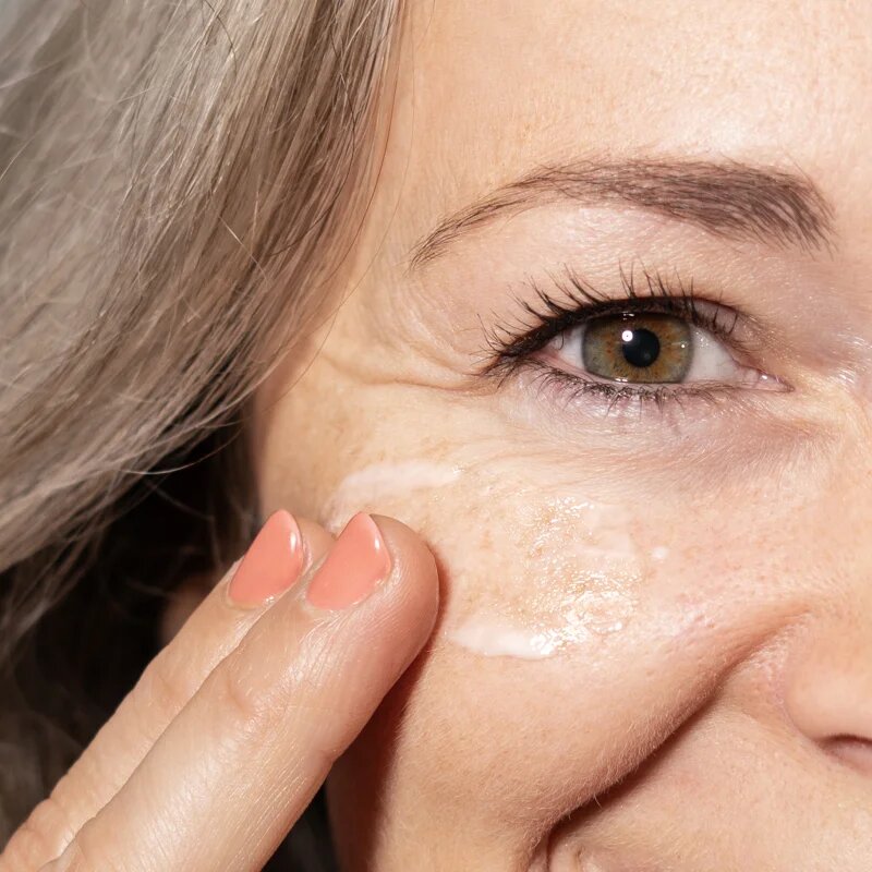 BusyB Sophie Shine Eye Ceram krema za osvetljevanje predela okoli oči 15 ml