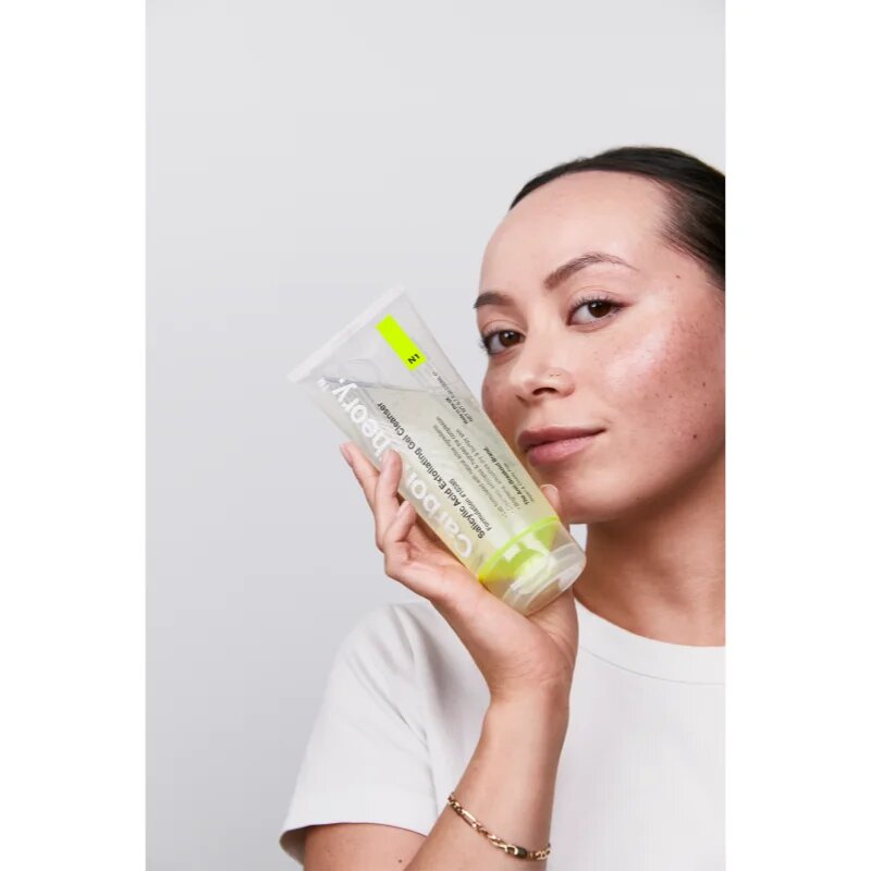 Carbon Theory Salicylic Acid nežen piling gel z vlažilnim učinkom 200 ml