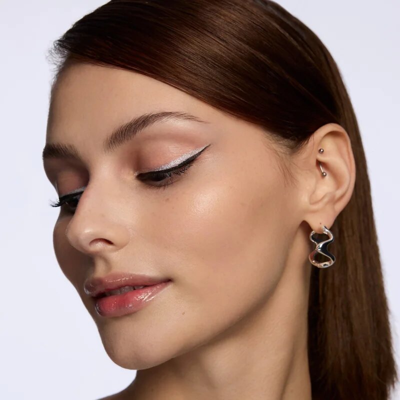 Catrice 20H Ultra Precision Gel natančni svinčnik za oči odtenek 120 Icy Siver 1 g
