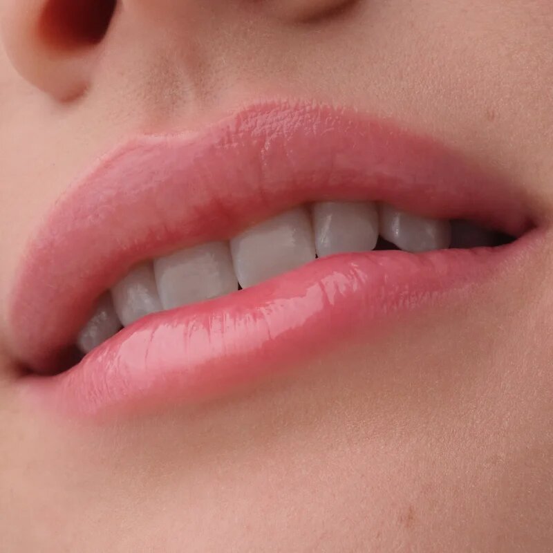 Catrice Bare Glow balzam za ustnice ki se odziva na pH odtenek 010 Cool Pink 3 g