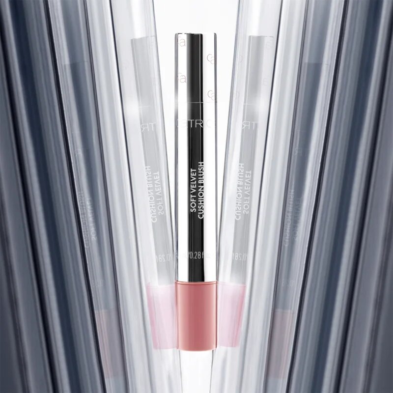 Catrice Beyond The Mirror tekoče rdečilo odtenek C02 My Confidence Signature 8.5 ml