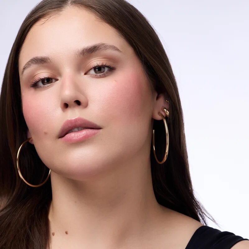 Catrice Blushin' Charm Multi Stick rdečilo z osvetljevalcem v paličici odtenek 030 Ruby Darling 5.5 g