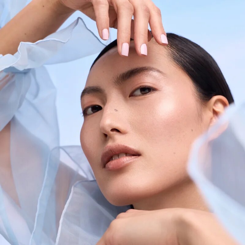 Catrice Cloud Tint Cushion Highlighter tekoči osvetljevalec v gobici odtenek C010 Stay Halo’d 4 g