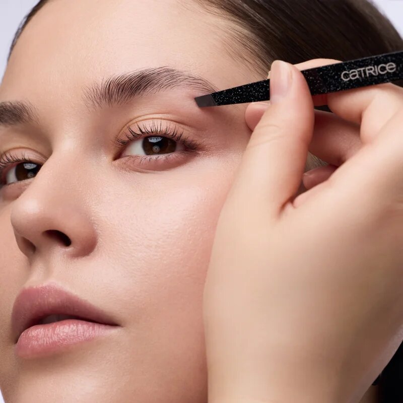 Catrice Magic Perfectors pinceta s poševno konico 1 kos