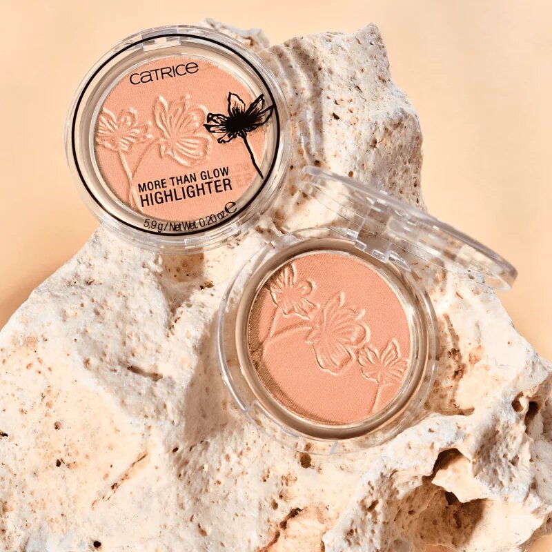 Catrice More Than Glow puder za osvetljevanje odtenek 030 59 g