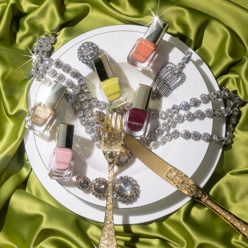 Catrice MY JEWELS. MY RULES. lak za nohte odtenek C03 Royal Red 105 ml