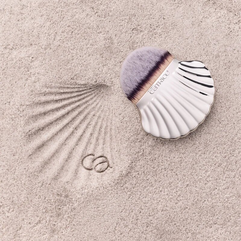 Catrice Seashell Stories čopič za obraz in telo C01 Ocean’s Treasure 1 kos