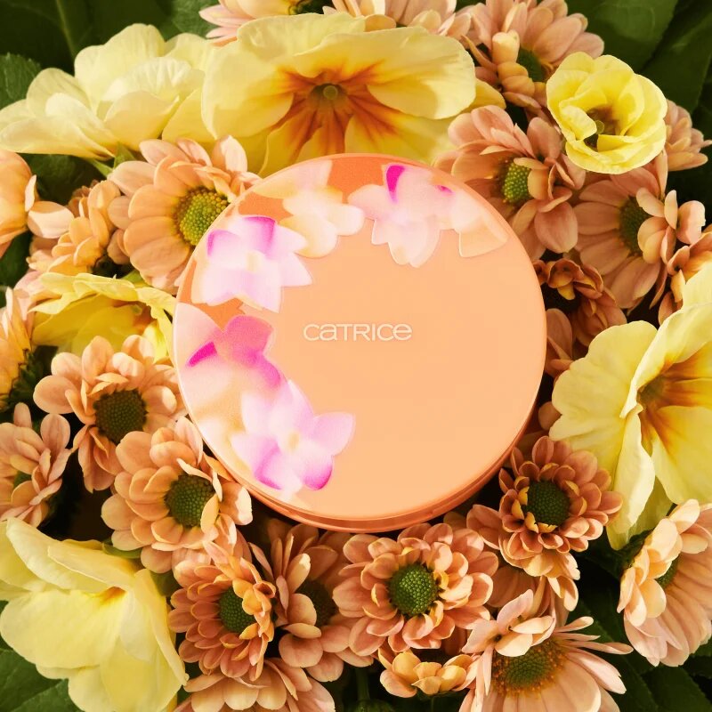 Catrice SEEKING FLOWERS puder za osvetljevanje odtenek C01 Watch Me Bloom 5.5 g