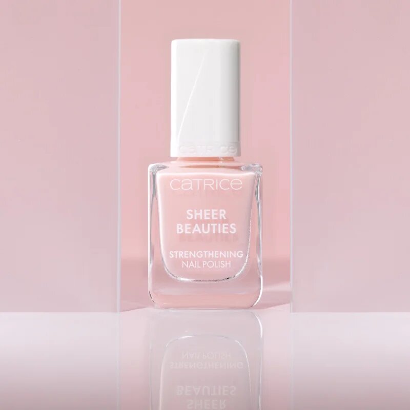 Catrice Sheer Beauties Strengthening Nail Polish lak za krepitev nohtov odtenek 040 Fluffy Cotton Candy 10.5 ml
