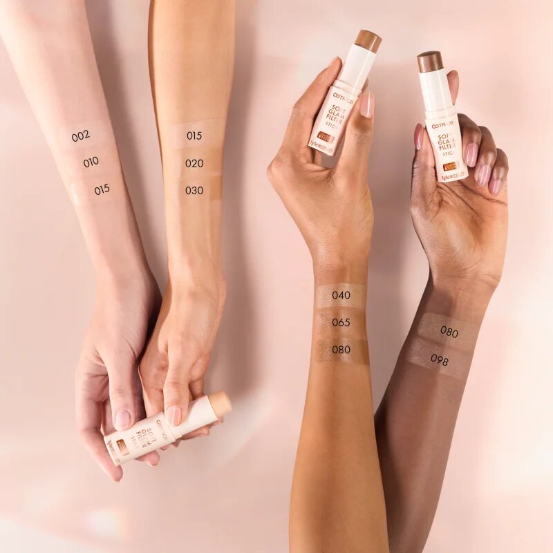 Catrice Soft Glam Filter Stick make-up v paličici odtenek 020 Light - Medium 9 g