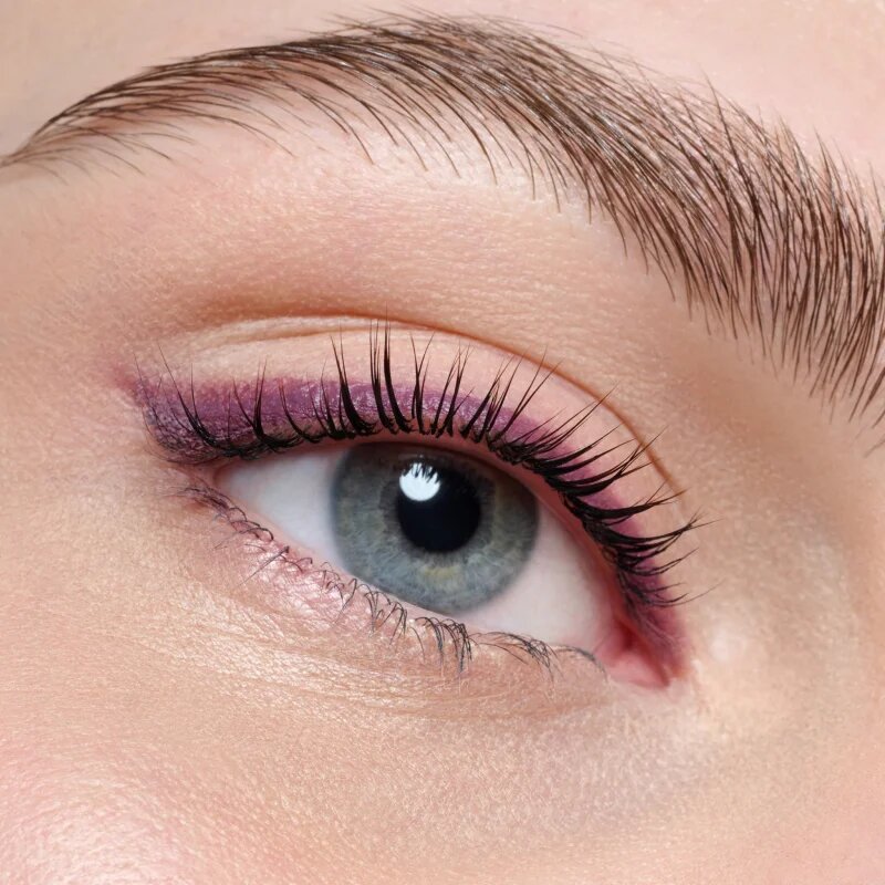 Catrice Velvet Glide vodoodporni svinčnik za oči z mat učinkom odtenek 040 Plum Line 1.4 g
