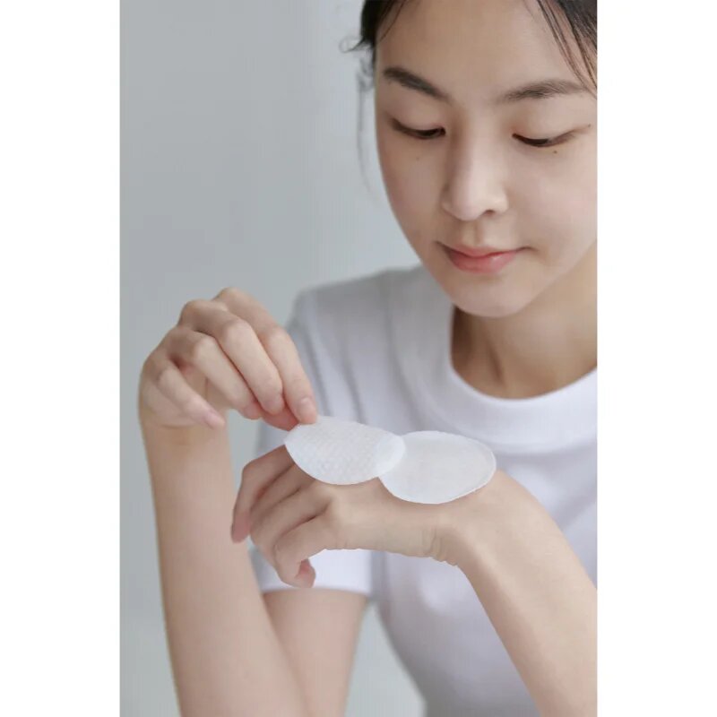 celimax Ji Woo Gae Heartleaf BHA Peeling Pad eksfoliacijske blazinice s pomirjajočim učinkom 60 kos