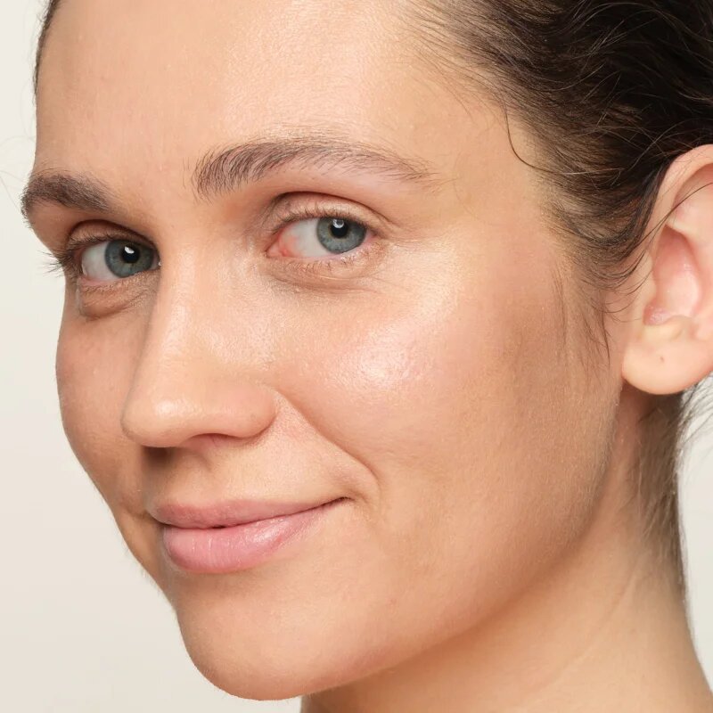 Chantecaille Sheer Glow Face Tint toniran gel za posvetlitev in zgladitev kože Gold 30 g