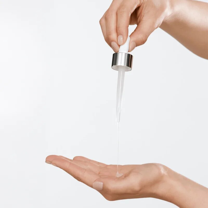 Clinique Anti-Blemish Solutions™ Anti-blemish + Line Correcting Serum serum za glajenje za problematično kožo akne 30 ml
