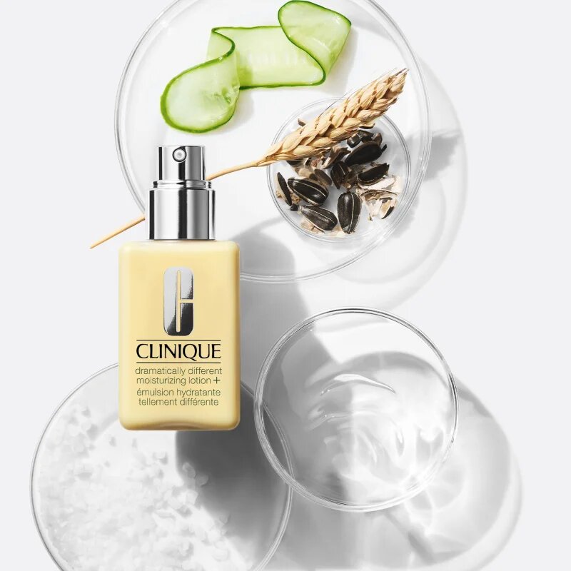 Clinique Dramatically Different™ Moisturizing Lotion SPF50 vlažilna krema za obraz SPF 50 50 ml