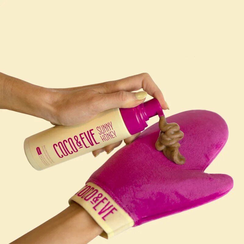 Coco & Eve Sunny Honey Soft Velvet Tanning Mitt rokavica za nanašanje 1 kos