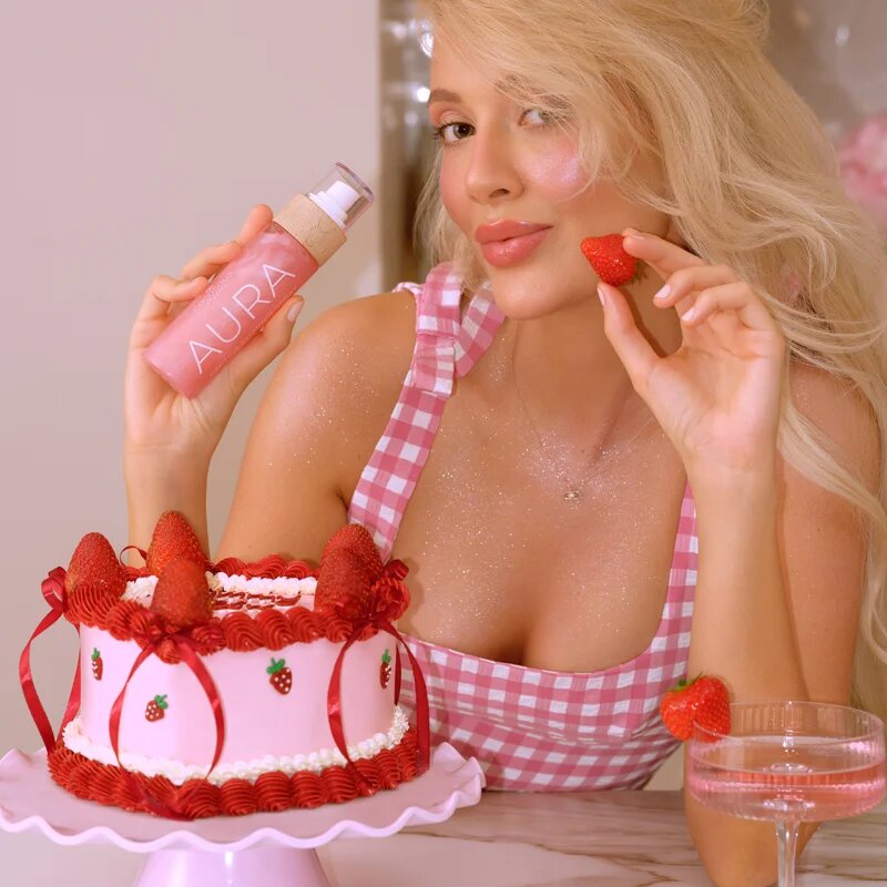 COCOSOLIS AURA Peptide Shimmer Spray vlažilno pršilo s posvetlitvenim učinkom z vonjem Strawberry Cheesecake 100 ml