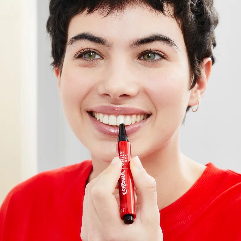 Colgate Max White Overnight pero za beljenje zob 2.5 ml