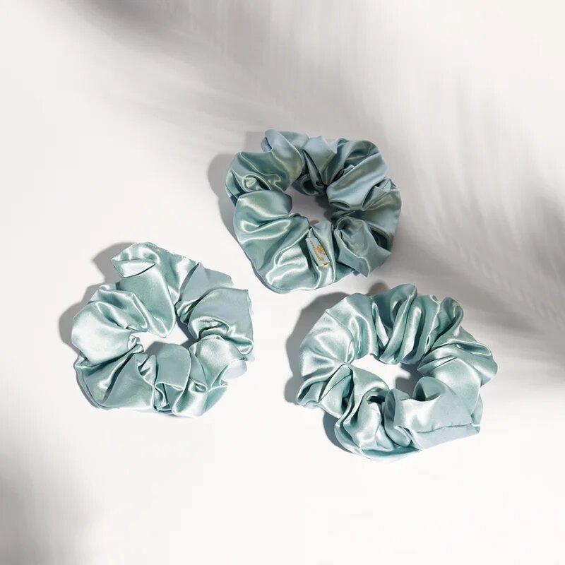 Crystallove Mulberry Silk Scrunchie svilena elastika za lase Amazonite 1 kos