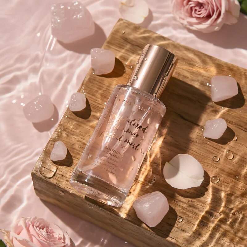 Crystallove Rose Quartz Shimmer Facial Mist meglica za obraz za osvetlitev kože 100 ml