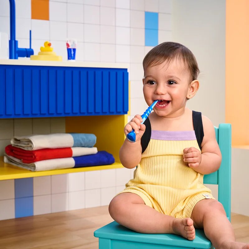 Curaprox Baby zobna ščetka za otroke 1 kos