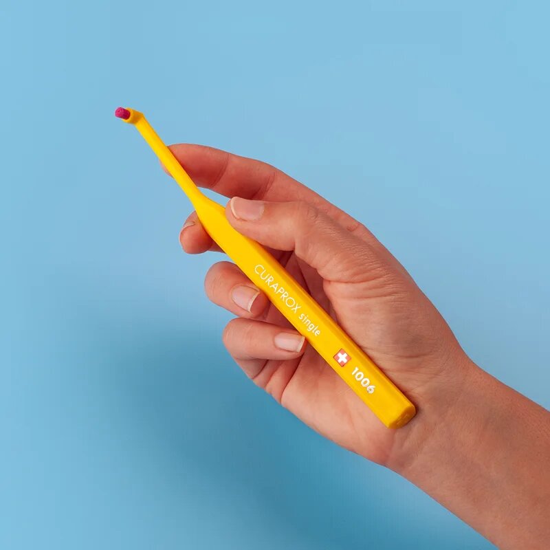 Curaprox CS 1006 šopasta zobna ščetka 1 kos